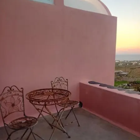 Christa's Oia (Santorini)