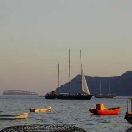 Christa's Oia (Santorini)